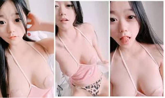 爆乳卡哇伊萌妹小背心豹纹丁字裤一流身材你们快来日我特写揉搓无毛骚穴跳蛋震动搞得湿湿 海报