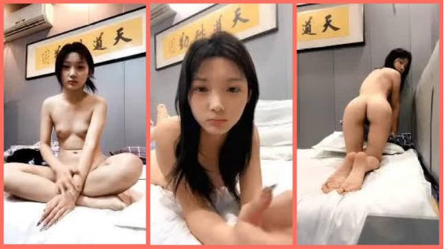 白桃味的悠悠深夜露脸撩骚狼友，清纯可爱的小妹全裸互动，掰开骚狼友给狼友看特写，撅着屁股求草淫声荡语不断 海报