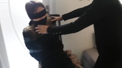 蒙眼捆绑调教，敏感少妇高潮迭起呻吟不止 海报