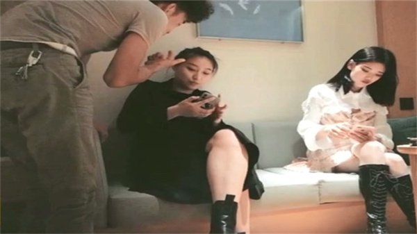 91沈先生探花撩到短裙嫩妹！酒店偷拍狂野啪啪激情内射 海报